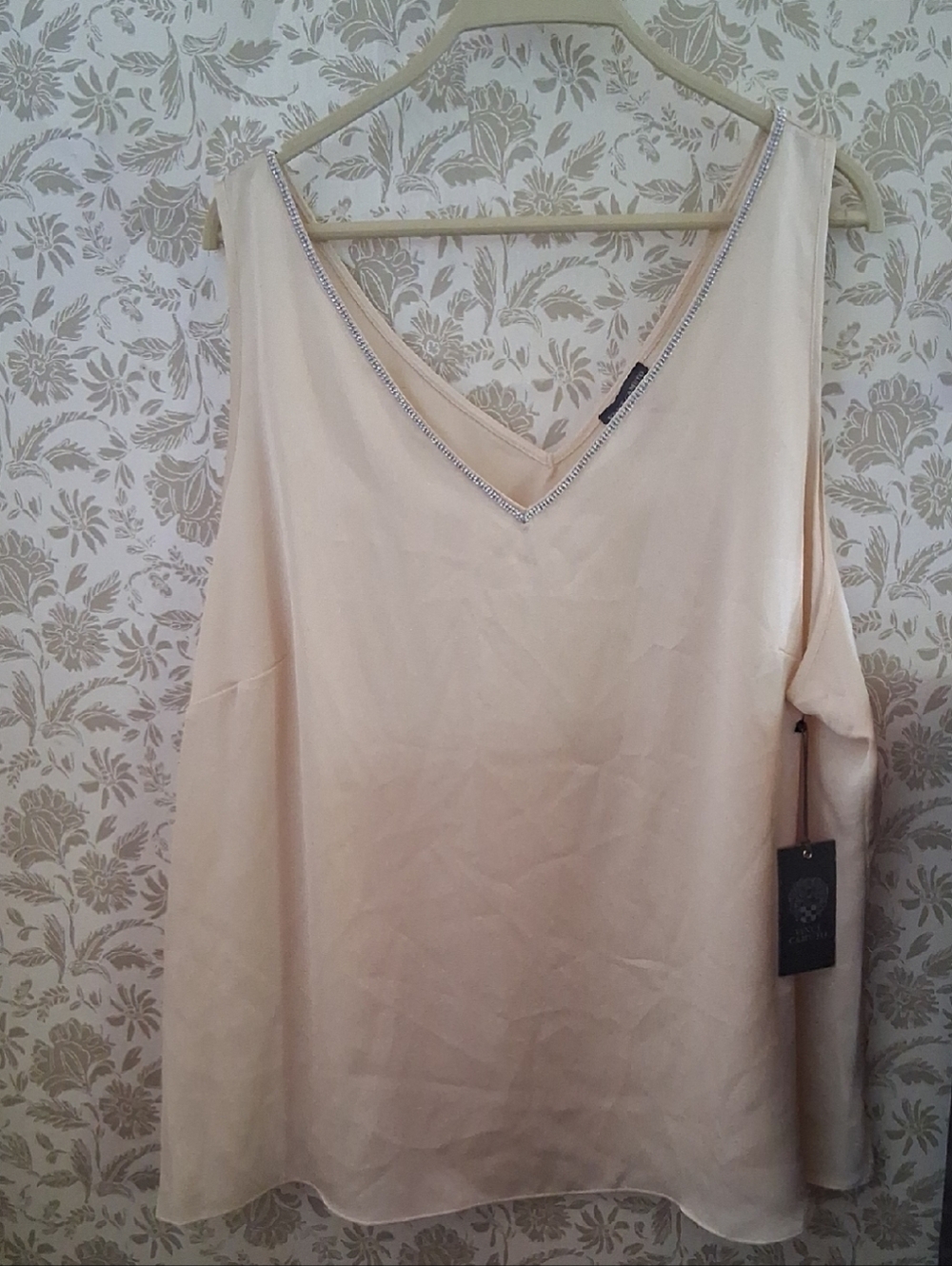 Vince Camuto Ivory V-Neck Rhinstone Trim Tank 3X